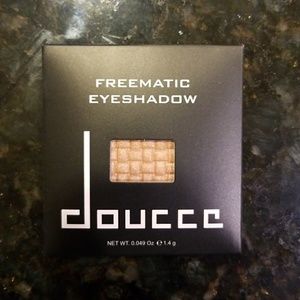 3 for $10 🌟 Freematic Eyeshadow